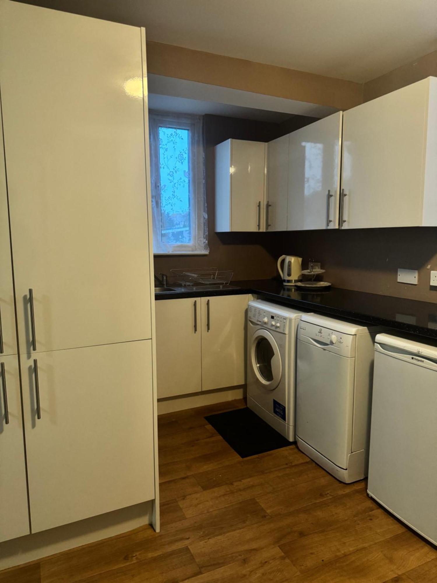 Jxb Homes - Lovely And Spacious Rooms Cliftonville 외부 사진